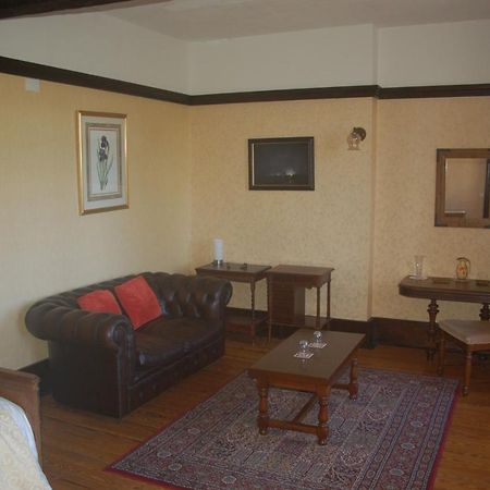 Bed and Breakfast Le Logis Des Quatre Puits Neuvicq-Montguyon Zewnętrze zdjęcie