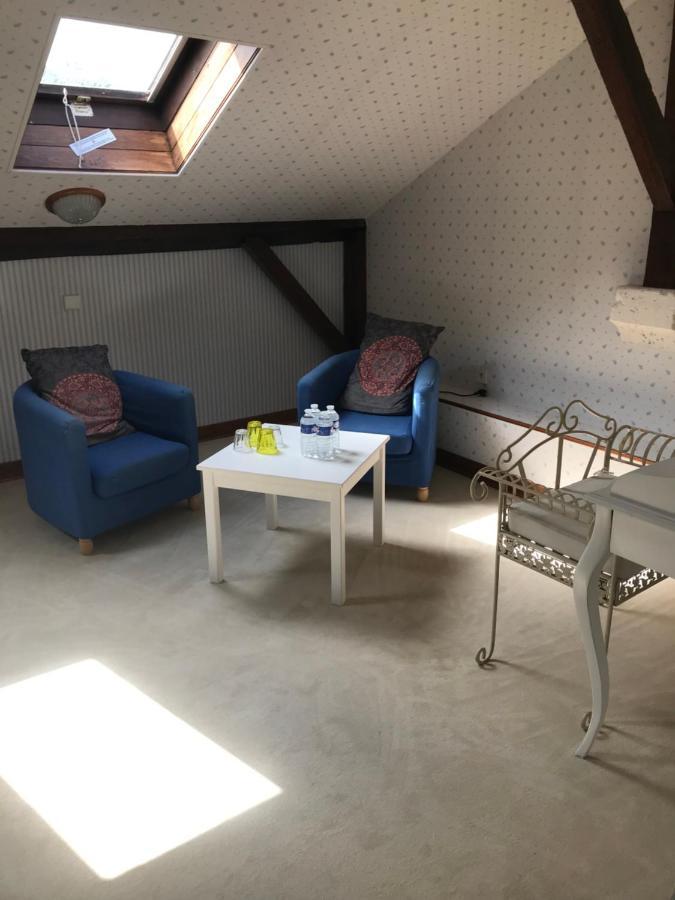 Bed and Breakfast Le Logis Des Quatre Puits Neuvicq-Montguyon Zewnętrze zdjęcie