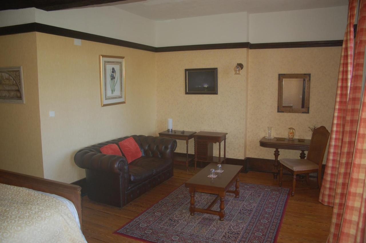 Bed and Breakfast Le Logis Des Quatre Puits Neuvicq-Montguyon Zewnętrze zdjęcie