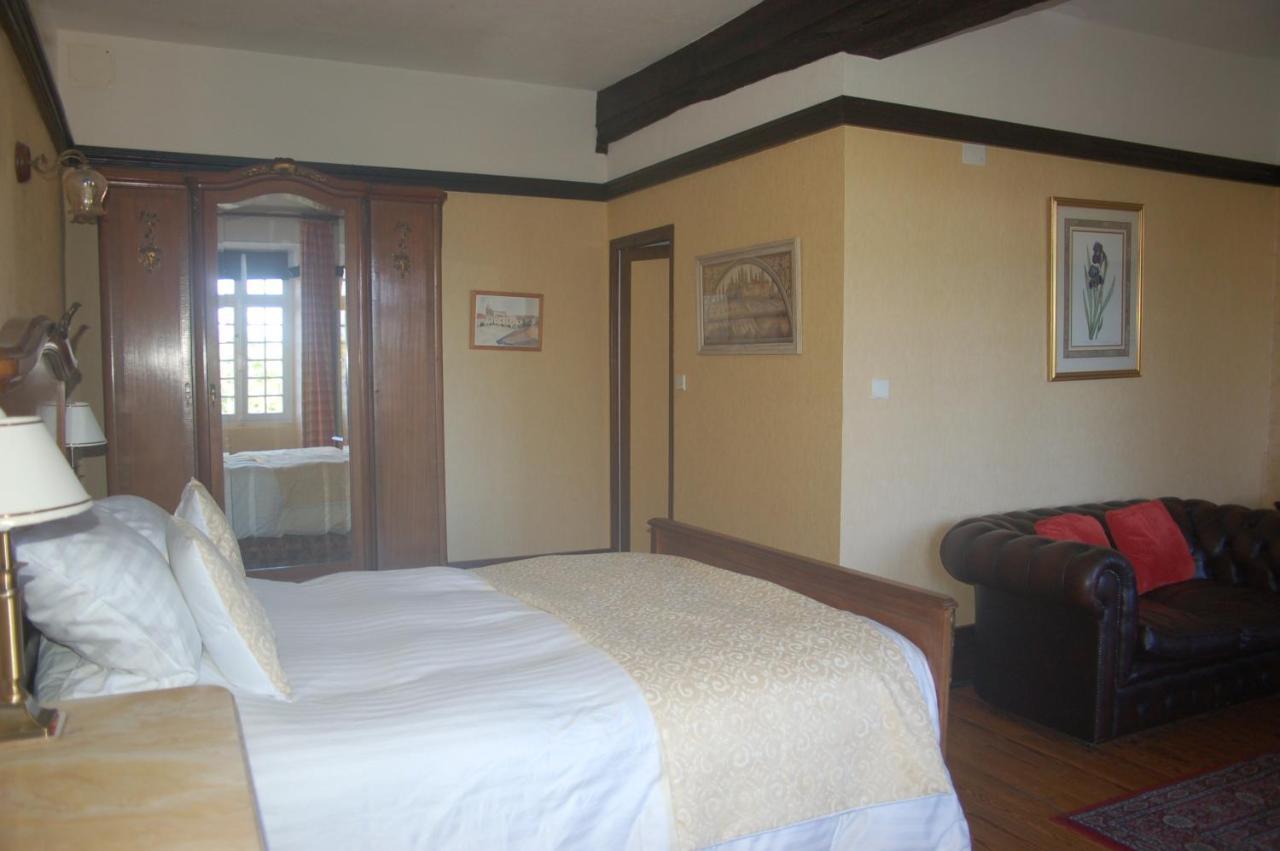 Bed and Breakfast Le Logis Des Quatre Puits Neuvicq-Montguyon Zewnętrze zdjęcie