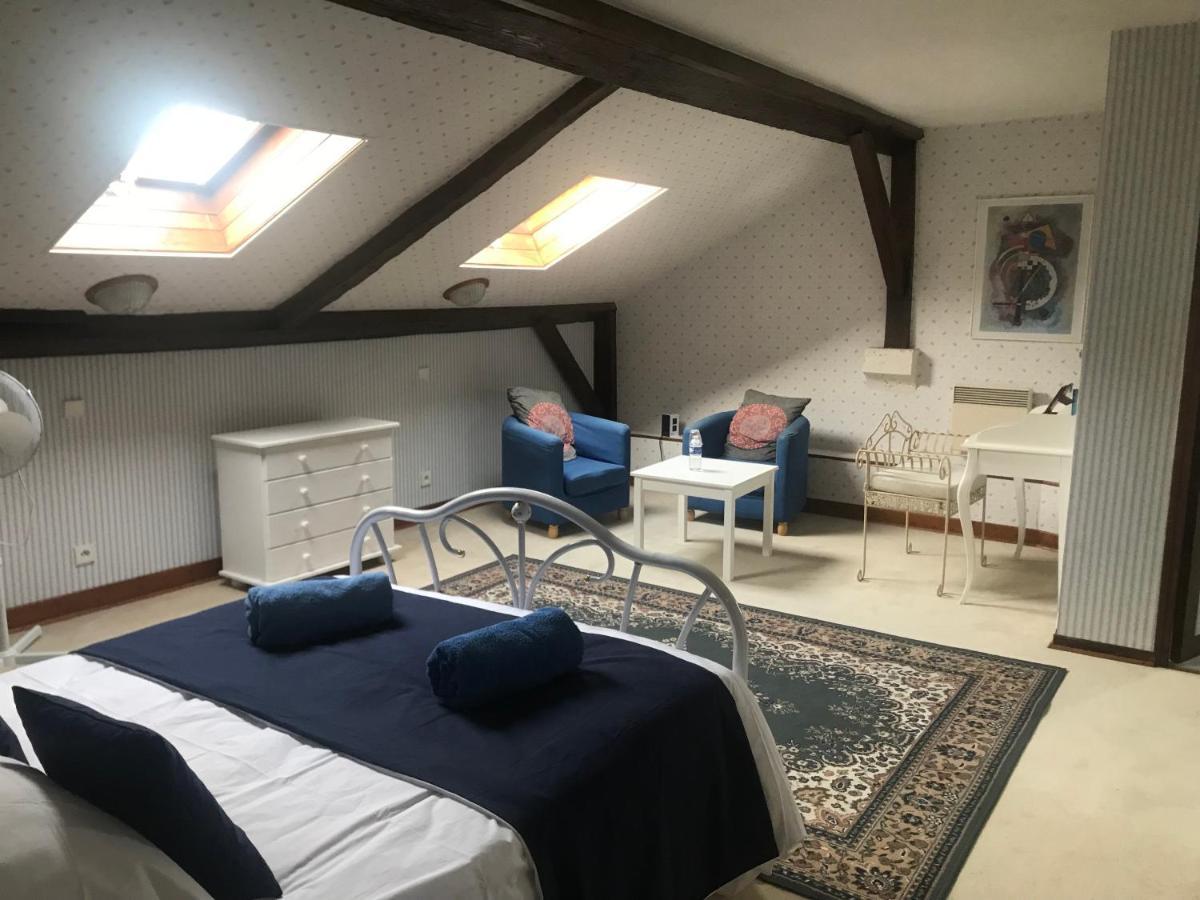Bed and Breakfast Le Logis Des Quatre Puits Neuvicq-Montguyon Zewnętrze zdjęcie