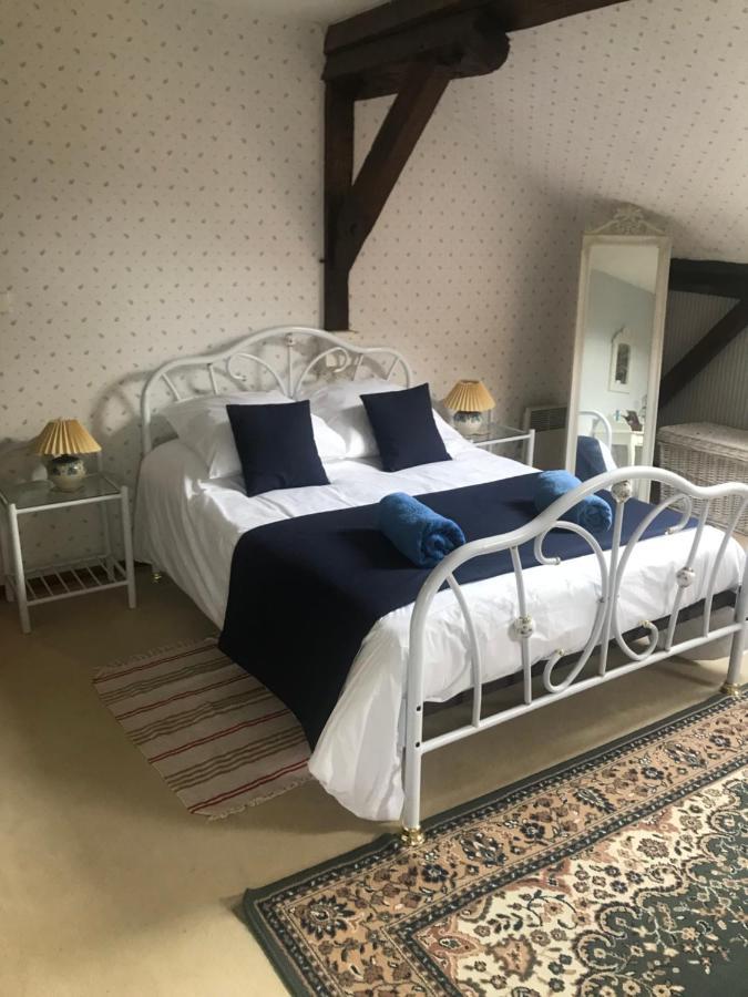 Bed and Breakfast Le Logis Des Quatre Puits Neuvicq-Montguyon Zewnętrze zdjęcie