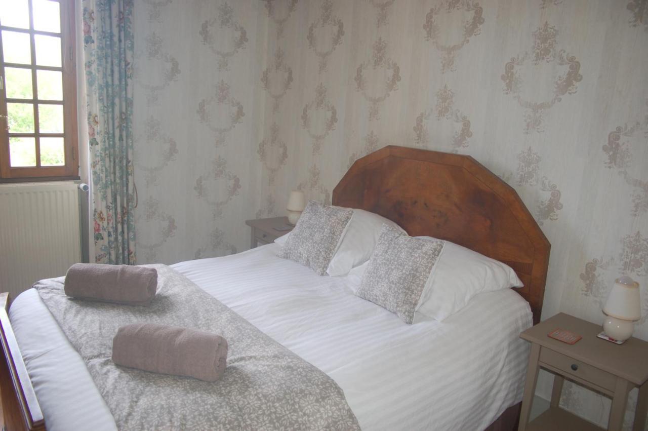 Bed and Breakfast Le Logis Des Quatre Puits Neuvicq-Montguyon Zewnętrze zdjęcie